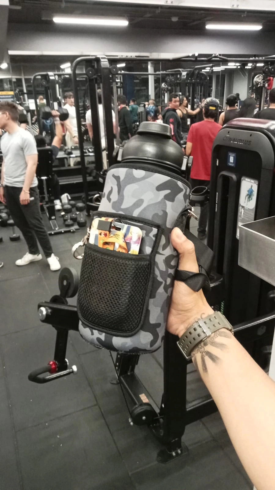 Termo Deportivo 2 litros canguro con funda.